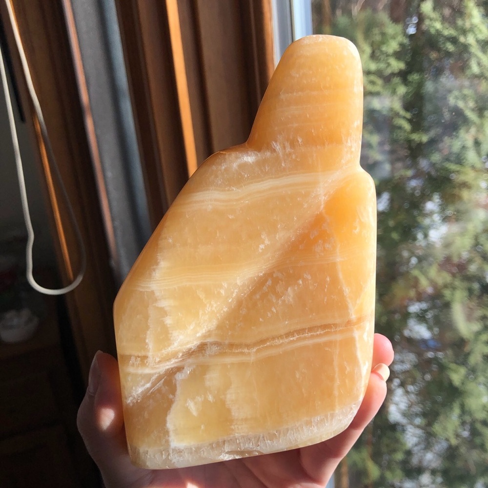 Orange calcite crystal freeform - Picture 3 of 10